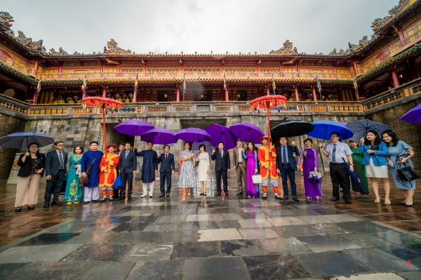 Tổng Giám đốc UNESCO lần đầu tiên đến thăm Quần thể di tích Cố đô Huế  -0