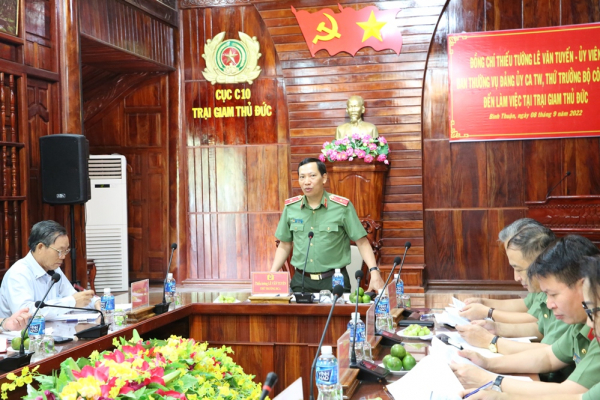 Thứ tướng Lê Văn Tuyến khảo sát việc sử dụng đất an ninh tại Trại giam Thủ Đức -0