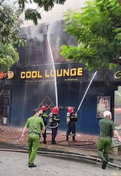 Khống chế đám cháy ở Bắc Ninh, 1 cán bộ Công an bị thương -1