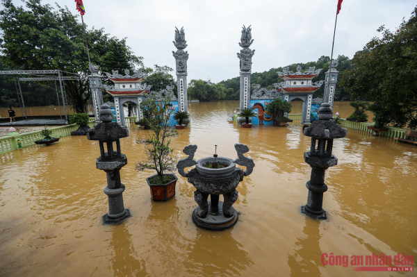 Nước dâng cao, người dân Chương Mỹ lao đao vì ngập -0