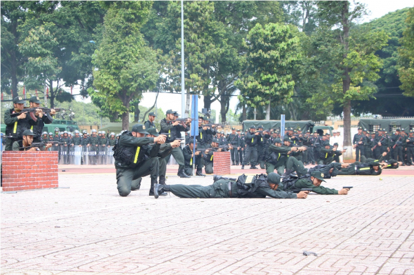 Đắk Lắk ra mắt Tiểu đoàn Cảnh sát cơ động dự bị chiến đấu -4