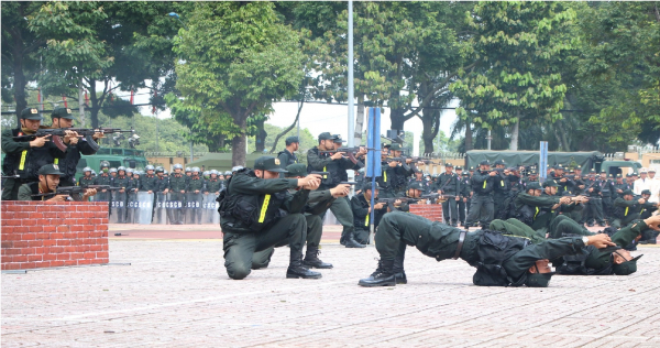 Đắk Lắk ra mắt Tiểu đoàn Cảnh sát cơ động dự bị chiến đấu -5