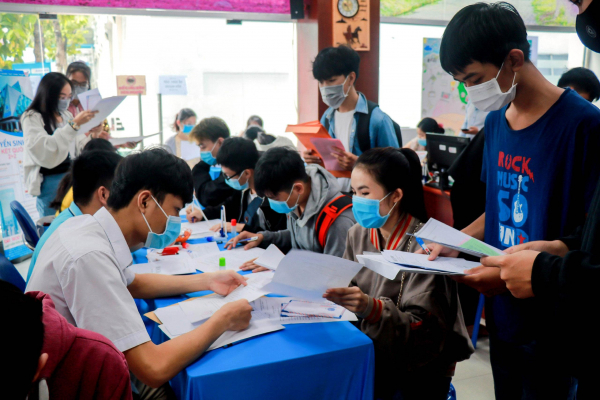 Hà Nội giảm 50% học phí năm học 2022-2023 vào khoảng 1.30 tỷ đồng -0