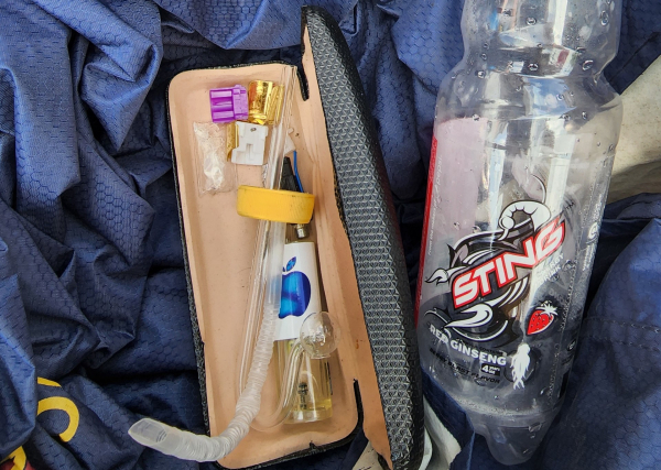 CSGT bắt cặp đôi tàng trữ ma túy đá trong cốp xe -0