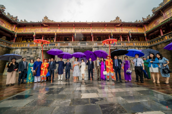 UNESCO Director-General visits Hue cittadel for the first time  -0