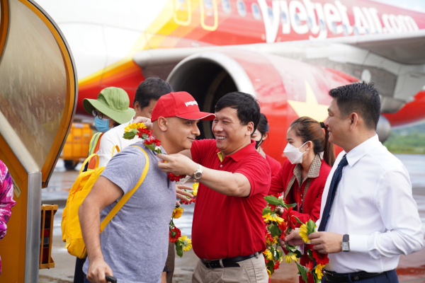 Vietjet khai trương hai đường bay mới kết nối Phú Quốc với New Delhi, Mumbai -0