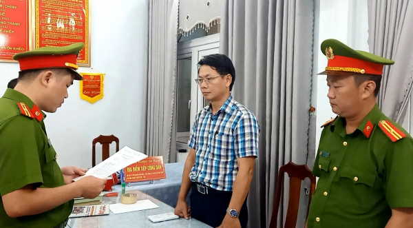 Quảng Nam: Nhận hối lộ khủng, Giám đốc Công trình công cộng Hội An bị khai trừ đảng -0