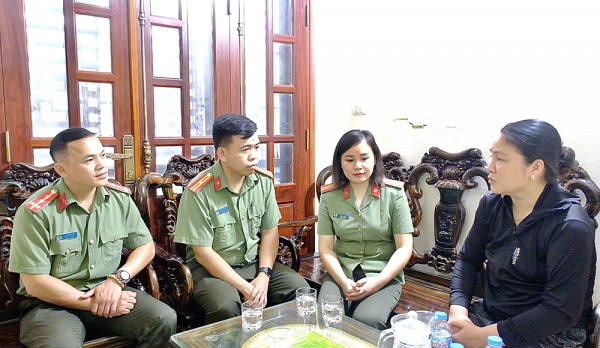 Công an Cao Bằng thăm hỏi, động viên gia đình 3 liệt sỹ Cảnh sát PCCC hy sinh -1