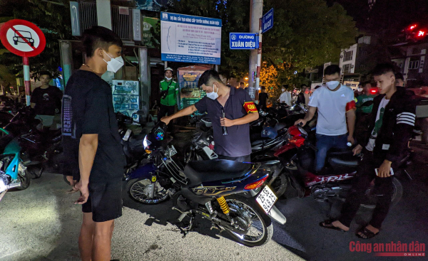 Đêm Trung thu không ngủ của Cảnh sát 141 hóa trang -3