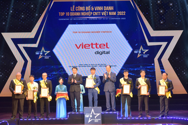 Viettel đứng đầu top 10 doanh nghiệp công nghệ thông tin Việt Nam năm 2022 -0