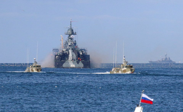 Tàu đổ bộ và tàu tên lửa Nga ùn ùn kéo ra biển Đen, chuẩn bị đợt tiến công lớn -0