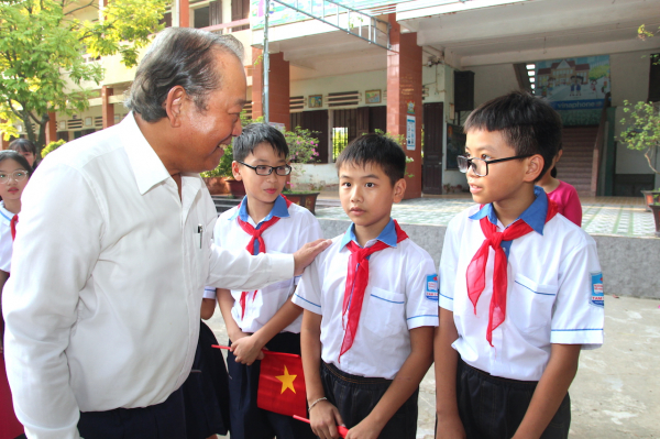 San sẻ yêu thương, giúp học sinh nghèo Nam Định vượt khó -0