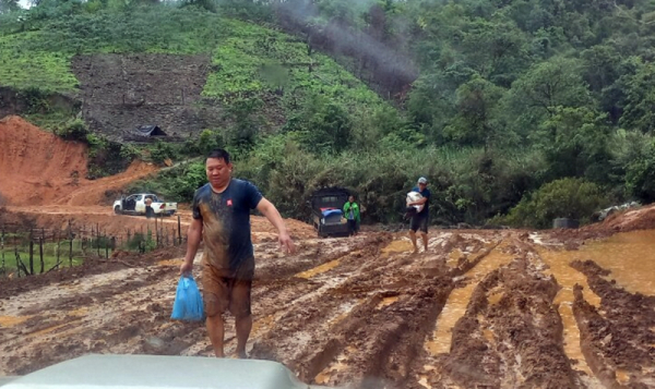 Quang Nam police build stations for Lao counterpart   -0