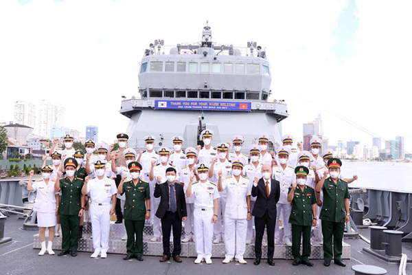 Nhóm tàu huấn luyện tuần tra trên biển của Hải quân Hàn Quốc thăm TP Hồ Chí Minh -0