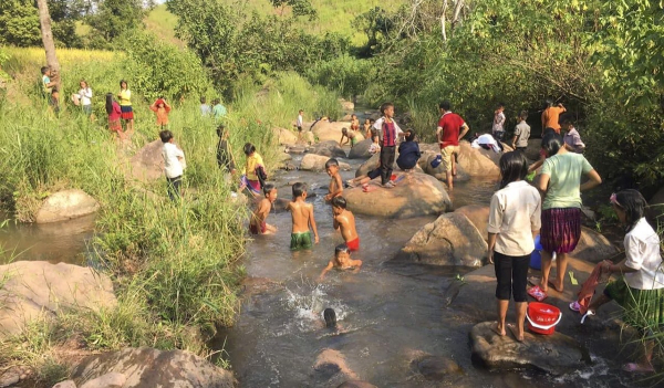 Từ xúc động đến hành động -0