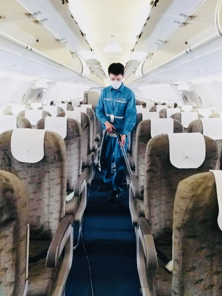 Hành khách để quên 2,4 tỷ đồng trên máy  bay được nhân viên VIAGS trả lại -0