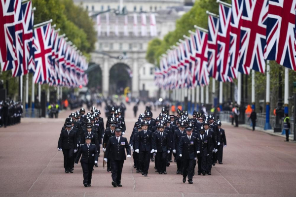 London huy động hơn 10.000 cảnh sát bảo vệ lễ tang Nữ hoàng Anh Elizabeth II -0