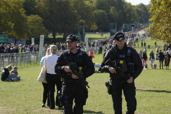 London huy động hơn 10.000 cảnh sát bảo vệ lễ tang Nữ hoàng Anh Elizabeth II -0