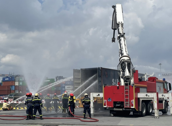 Gần 1.900 người tham gia diễn tập chữa cháy tại Cảng Tân Cảng-Cát Lái -2