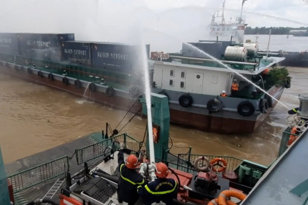 Gần 1.900 người tham gia diễn tập chữa cháy tại Cảng Tân Cảng-Cát Lái -3