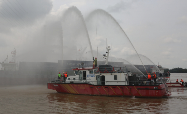 Gần 1.900 người tham gia diễn tập chữa cháy tại Cảng Tân Cảng-Cát Lái -4