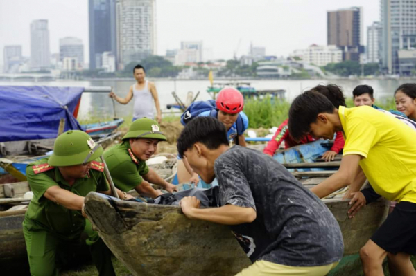 Ứng trực 100% quân số, Công an nhiều địa phương sẵn sàng 