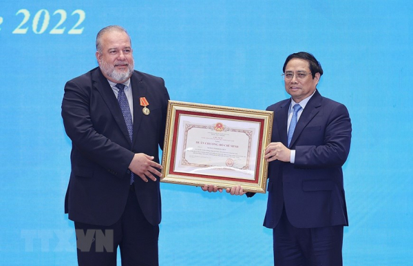 Thủ tướng Cuba Manuel Marrero Cruz đón nhận Huân chương Hồ Chí Minh -0