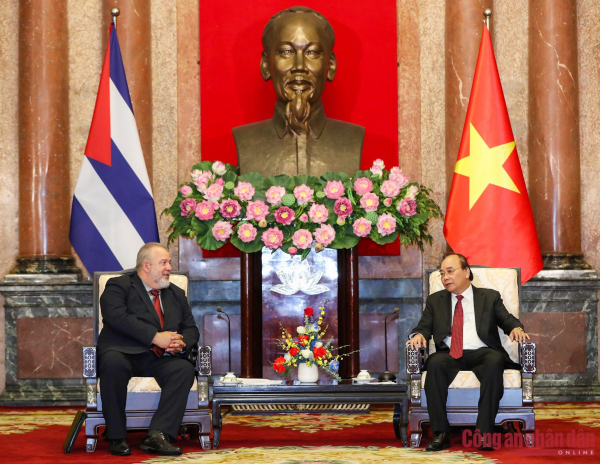 Thủ tướng Cuba Manuel Marrero Cruz chào xã giao Chủ tịch nước Nguyễn Xuân Phúc -1