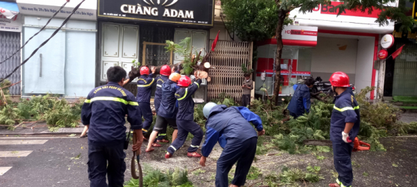 Police in Central region support local people in overcoming aftermath of storm -0