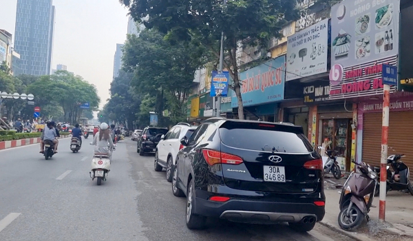 “Điểm mặt” nguyên nhân gây ùn tắc nút giao thông chân cầu vượt Lê Văn Lương- Láng Hạ -0