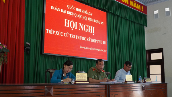Đồng chí Lê Tấn Tới tiếp xúc cử tri 2 huyện ở Long An trước kỳ họp thứ 4, Quốc hội khóa XV -0