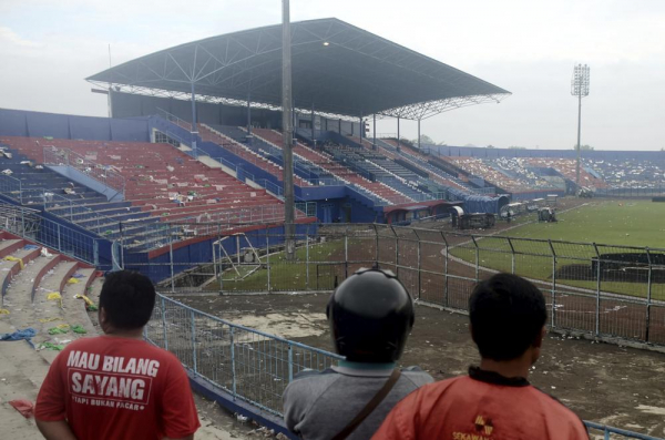 Vụ giẫm đạp tại Indonesia là thảm họa tồi tệ nhất lịch sử bóng đá - 0