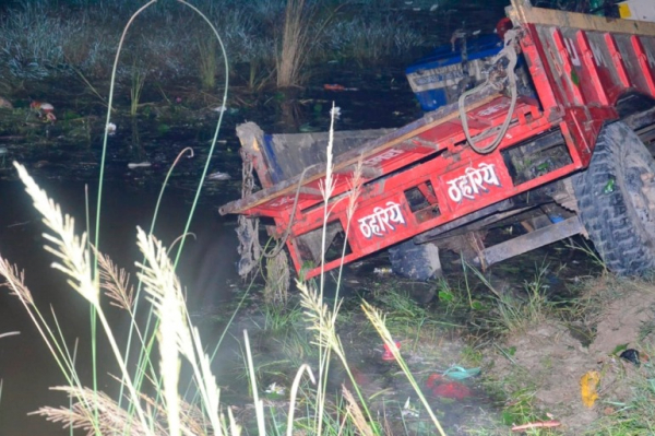 Máy kéo nông nghiệp bị lật ở Ấn Độ, 26 người mất mạng  -0