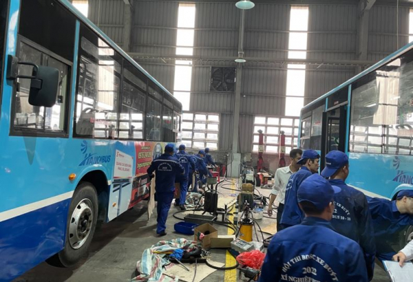 Tưng bừng Hội thi “Sửa chữa bảo dưỡng xe buýt 2022” -0
