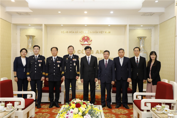 Deputy Minister Nguyen Duy Ngoc receives Korean National Police delegation -0