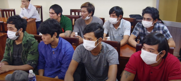 Bàn giao 8 ngư dân Myanmar bị nạn trên biển -0