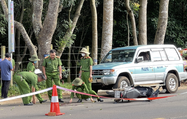 Hàng trăm Cảnh sát vây bắt nghi phạm giết người rồi bỏ trốn -0