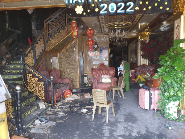 Khởi tố hai cán bộ Công an liên quan đến vụ cháy quán karaoke An Phú làm 32 người chết -0