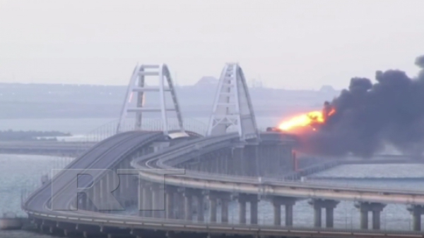 Nga tiết lộ nguyên nhân vụ cháy dữ dội trên cầu Crimea -0