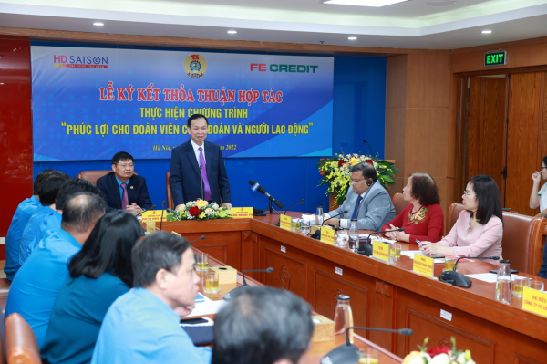 FE CREDIT cùng Tổng Liên đoàn Lao động Việt Nam triển khai gói vay ưu đãi 10.000 tỷ đồng dành cho công nhân -1