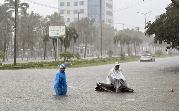 Quảng Nam, Quảng Ngãi khẩn trương ứng phó tình trạng mưa lũ lớn -0