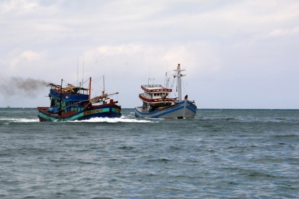 Quang Binh fishing boat in distress rescued -0