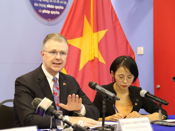Trợ lý Ngoại trưởng Mỹ Kritenbrink chúc mừng Việt Nam vào Hội đồng Nhân quyền -0