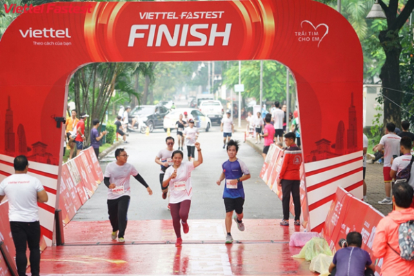 2.500 vận động viên tham gia giải chạy Viettel Fastest tại TP Hồ Chí Minh -0
