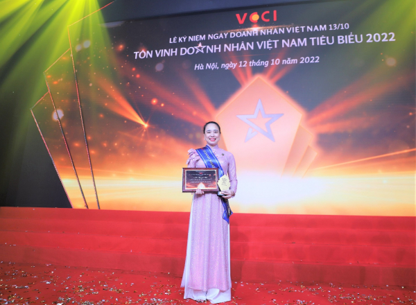Chủ tịch EVNNPC Đỗ Nguyệt Ánh được vinh danh Doanh nhân tiêu biểu Việt Nam 2022 -0
