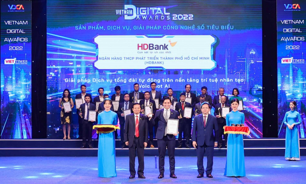 Đẩy mạnh chuyển đổi số, HDBank đạt Giải thưởng Chuyển đổi số Việt Nam 2022  -0