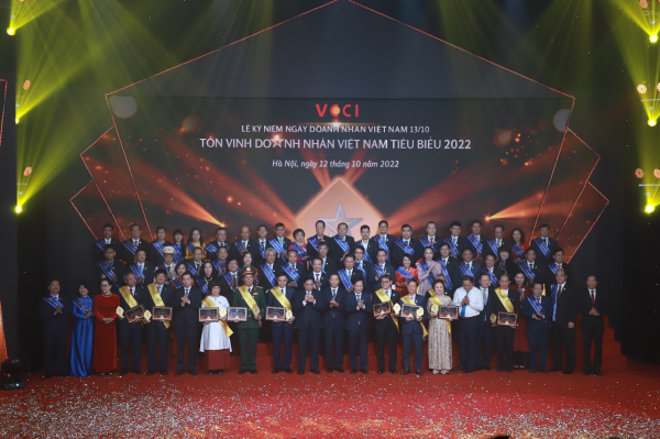 Chủ tịch EVNNPC Đỗ Nguyệt Ánh được vinh danh Doanh nhân tiêu biểu Việt Nam 2022 -0