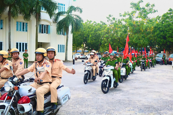 Trau dồi bản lĩnh, đấu tranh đẩy lùi tội phạm -0