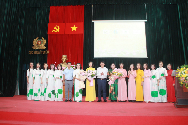 Mít tinh và gặp mặt nhân ngày phụ nữ Việt Nam -0