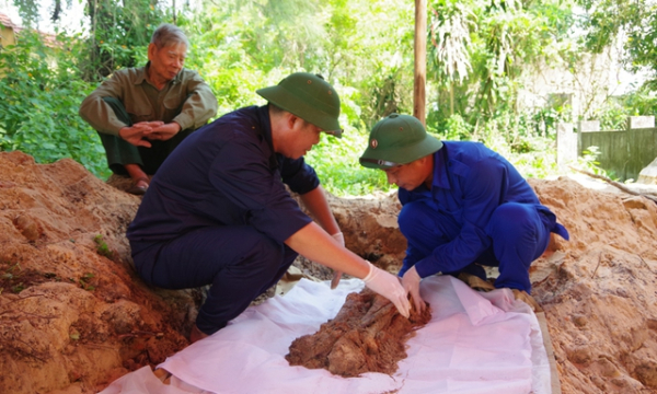 Di dời hài cốt liệt sỹ chưa rõ danh tính trong khu dân cư  -0